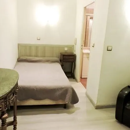 Hotel De L'aveyron Paříž
