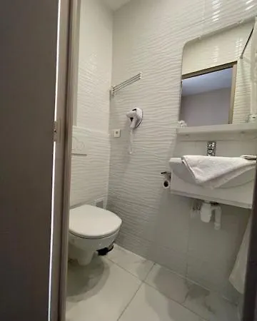 De L'aveyron מלון