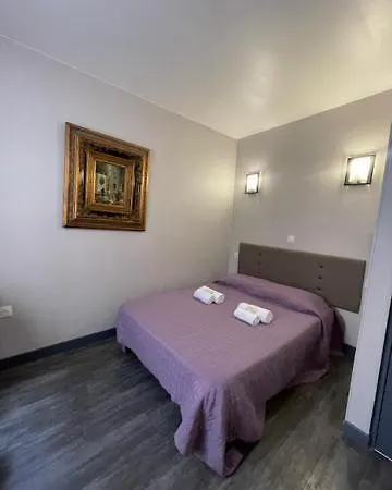 Отель De L'aveyron Париж