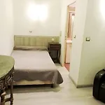 Hotel De L'aveyron Paris